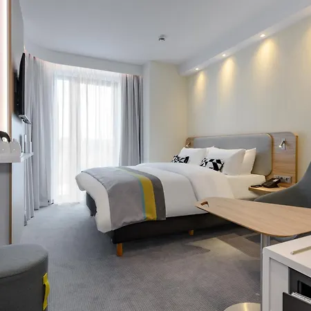 Express - By Ihg מלון