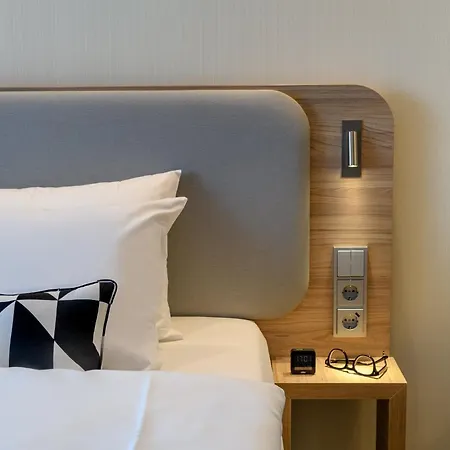 Express - By Ihg