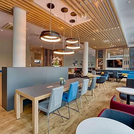 Express - By Ihg Fulda