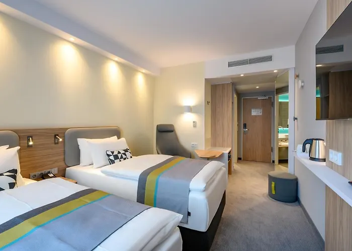 Express - By Ihg Hotel 3*