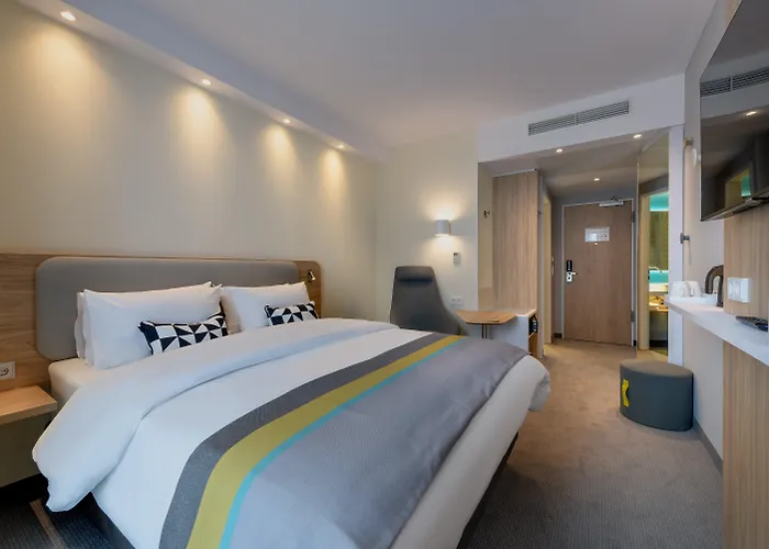 מלון Express - By Ihg