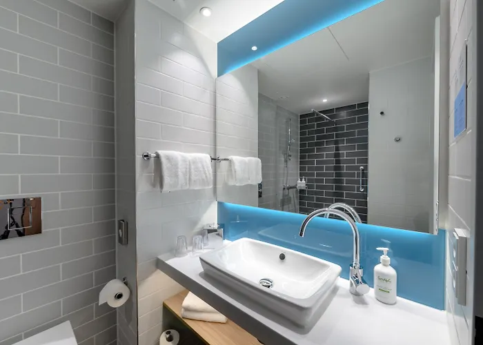 Express - By Ihg Hotel 3*