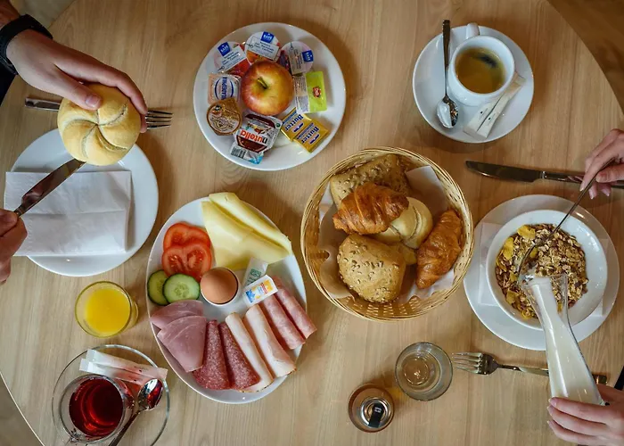 מלון Express - By Ihg 3*